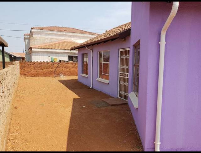 3 BEDROOM HOUSE FOR SALE IN SOSHANGUVE EAST